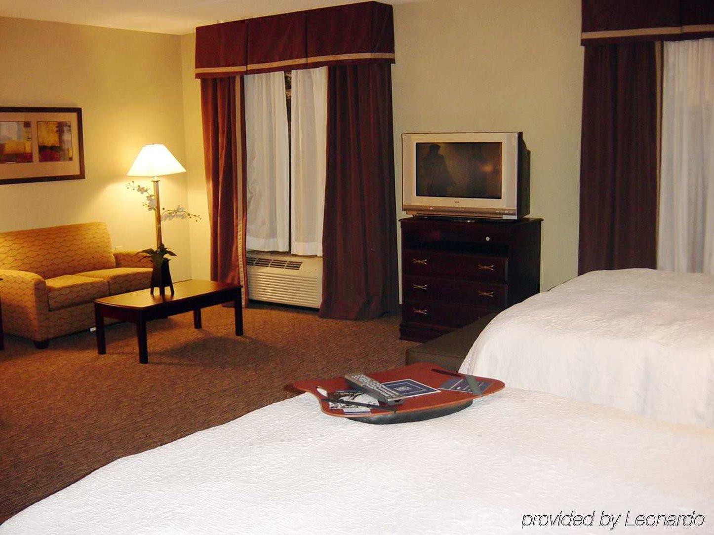 Hampton & Hotel Burlington