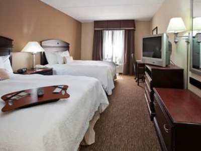 Hampton & Hotel Burlington