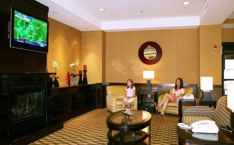 Hampton & Hotel 3*